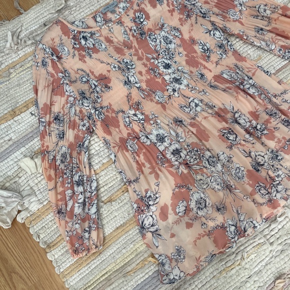 Floral & Ivy Pink Floral Chiffon Smocked Babydoll Top / Blouse Size Small - Picture 3 of 6